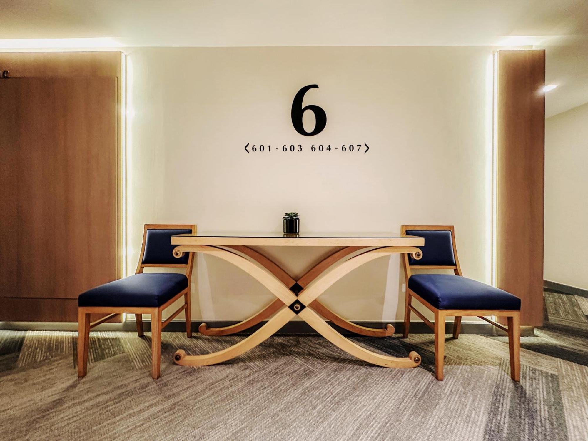 Hotel Sq Boutique 4*